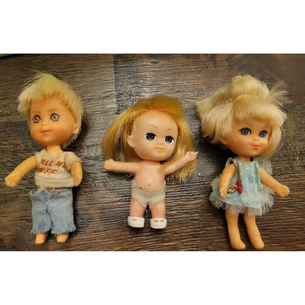 Vintage Liddle Kiddles Kolony Dollhouse House + 6 Dolls 1967 Mattel Toy Set